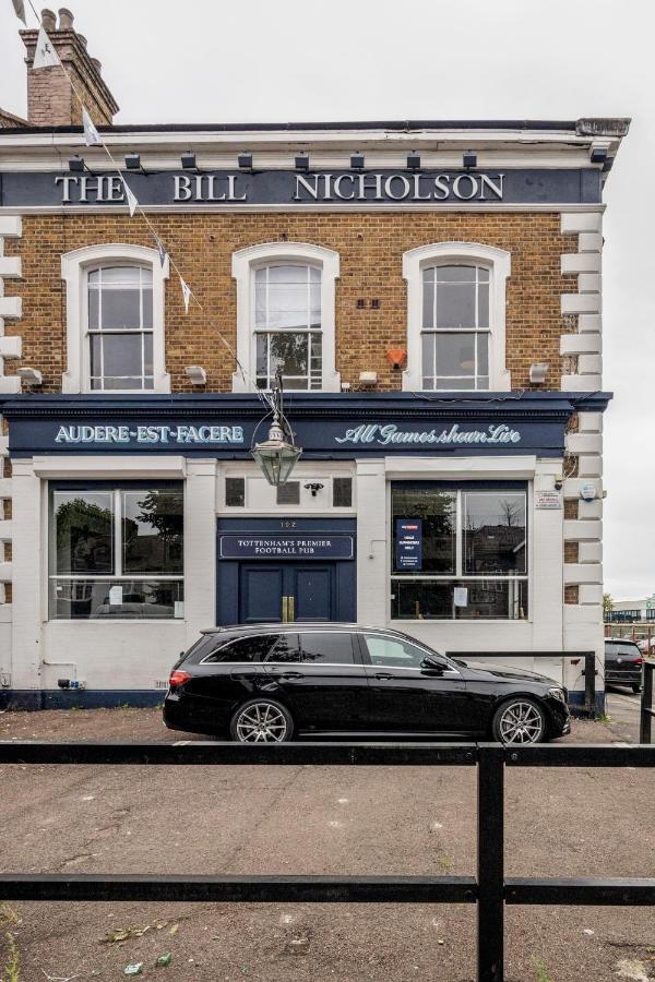 The Bill Nicholson Pub Hotel London Bagian luar foto
